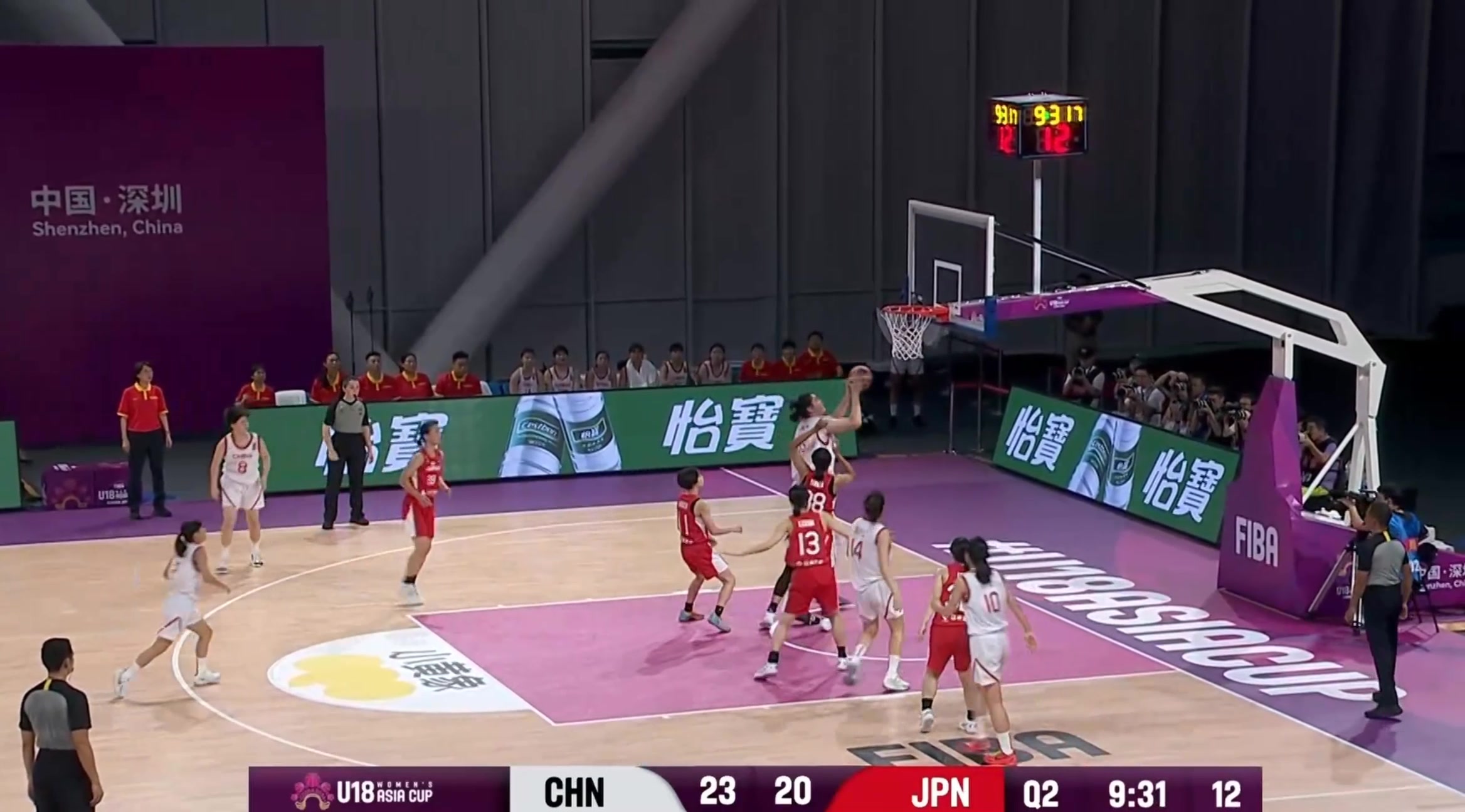 日本女篮队员一看到张子宇在篮下接球，基本都放弃了防守抵抗